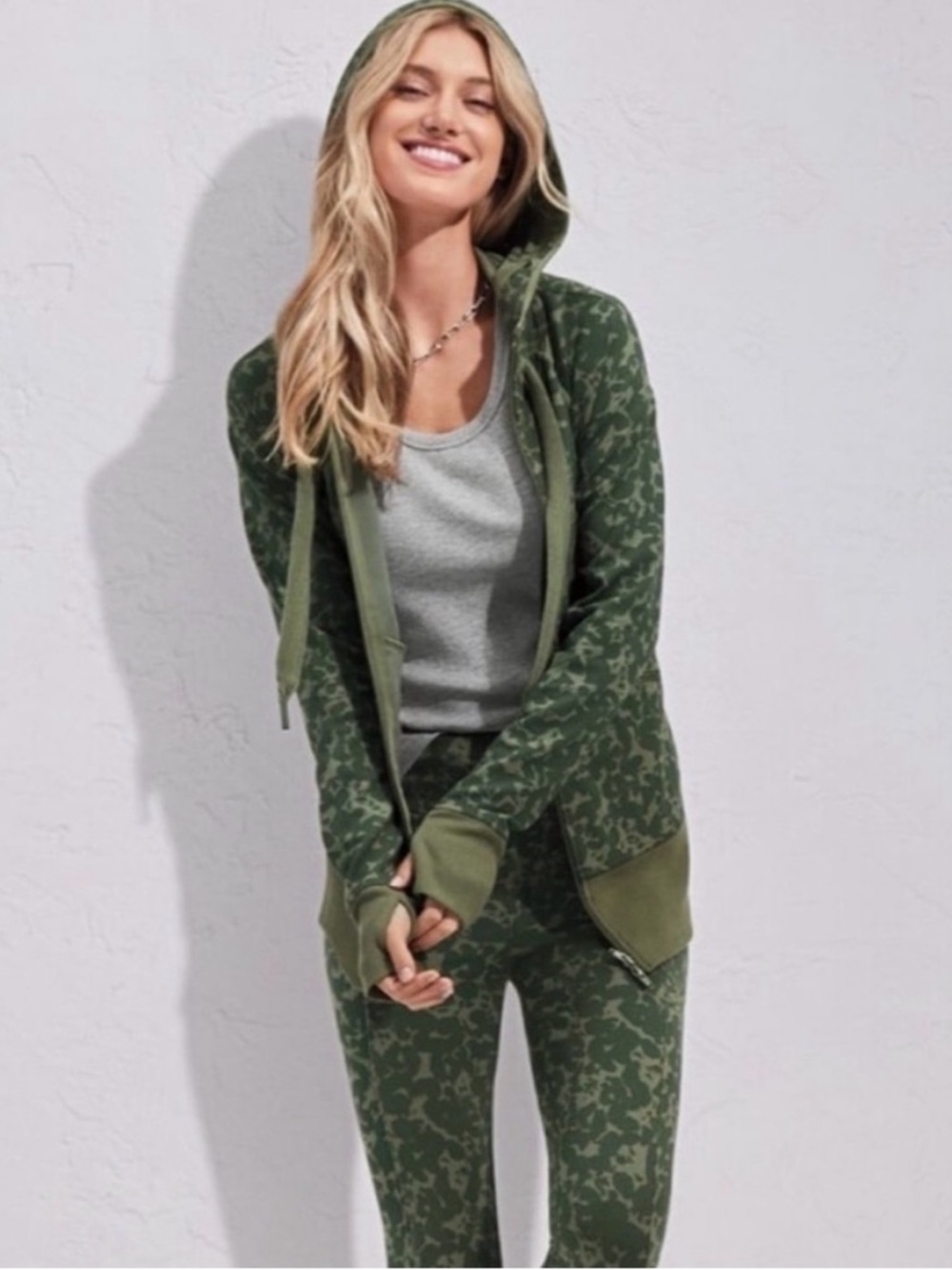 Cabi Marathon Jacket Olive Sage Floral Camo Zip Hoodie Yoga Running S